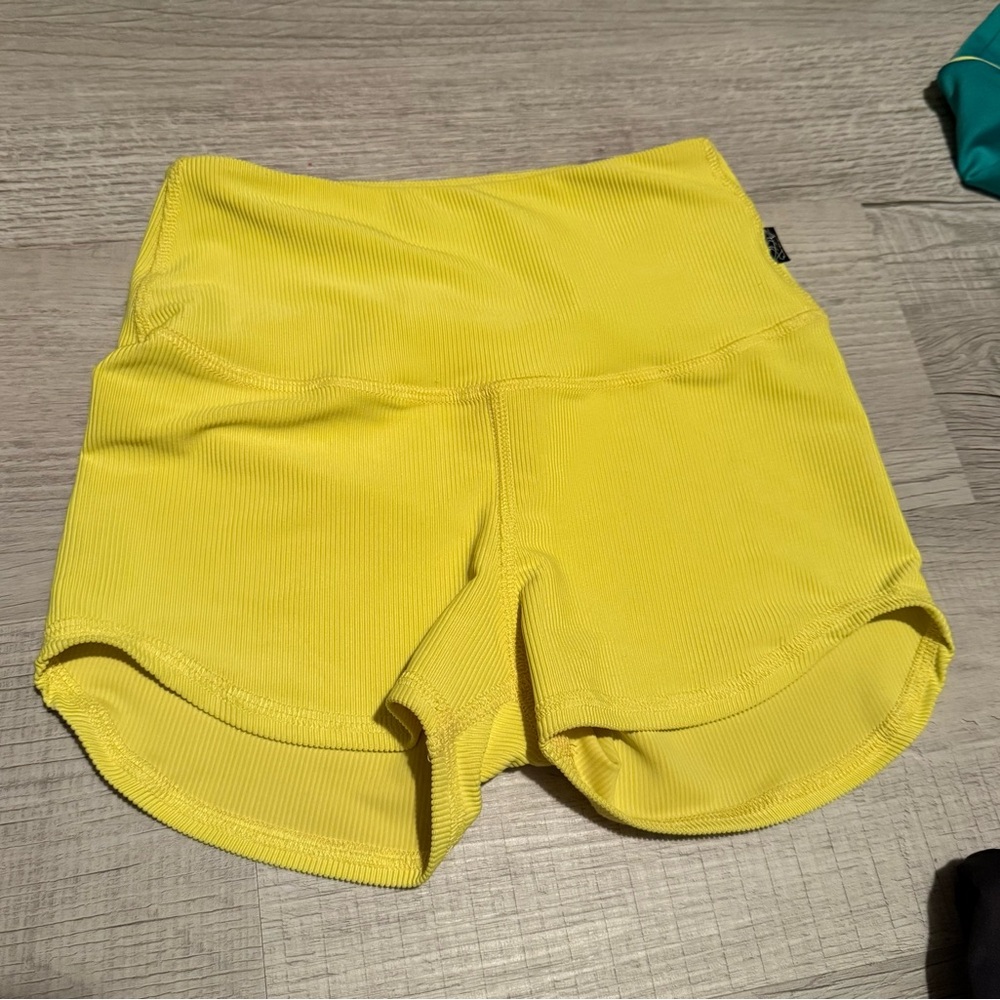 Tiger Friday Ruth Shorties Yellow Adult Medium